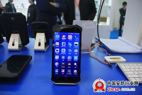 一标六实数据中的实有安防设施数据包括（)等要素信息。(图1)